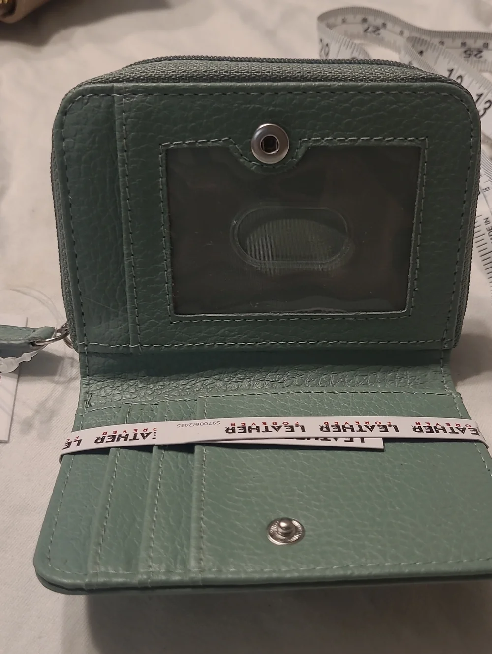 mundi Pebbled Zip Card Holder in Sage